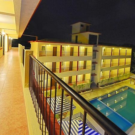 Grand Goa Exotica Hotel Guirim Bagian luar foto