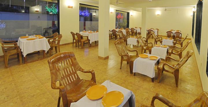Grand Goa Exotica Hotel Guirim Bagian luar foto