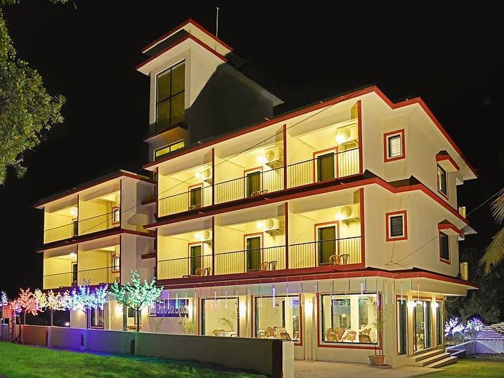 Grand Goa Exotica Hotel Guirim Bagian luar foto