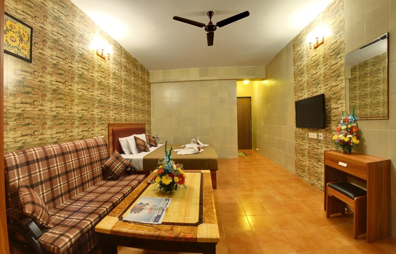 Grand Goa Exotica Hotel Guirim Bagian luar foto