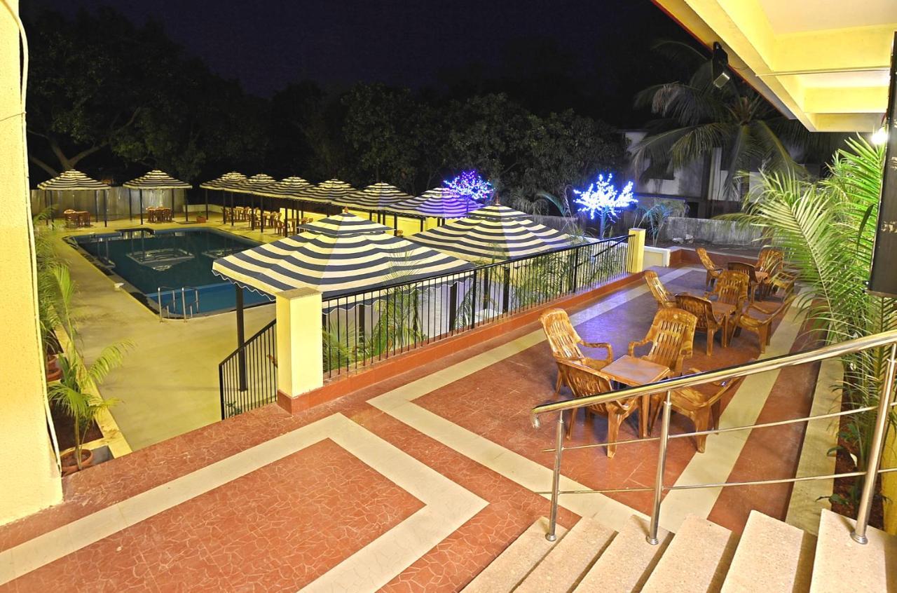 Grand Goa Exotica Hotel Guirim Bagian luar foto