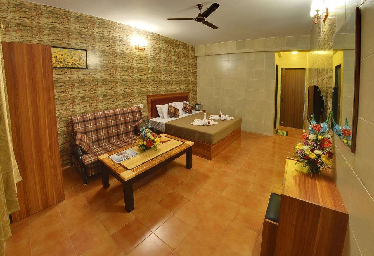 Grand Goa Exotica Hotel Guirim Bagian luar foto
